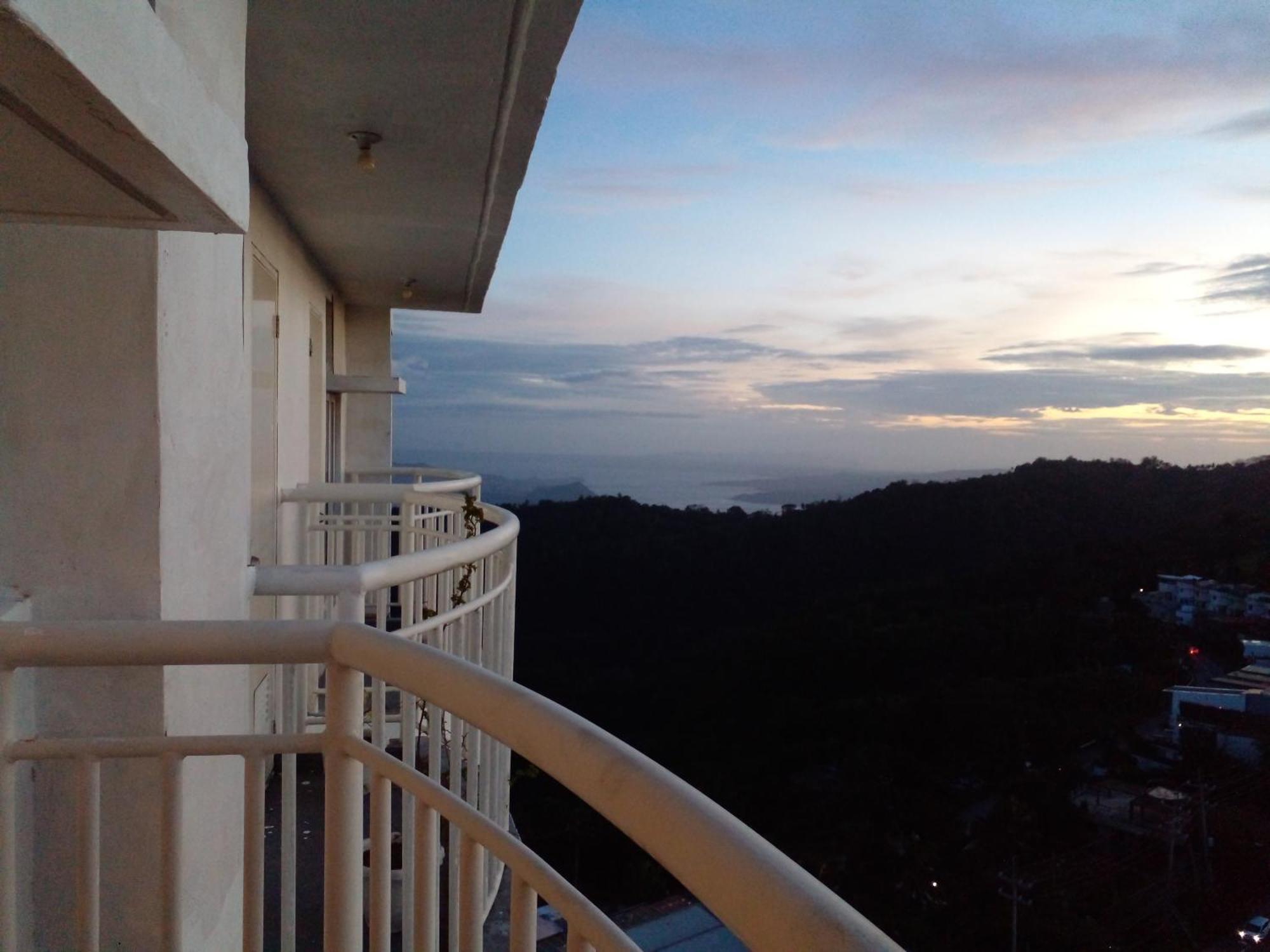 Condo With Free Swimming Pool & Viewing Deck Tagaytay City Quarto foto
